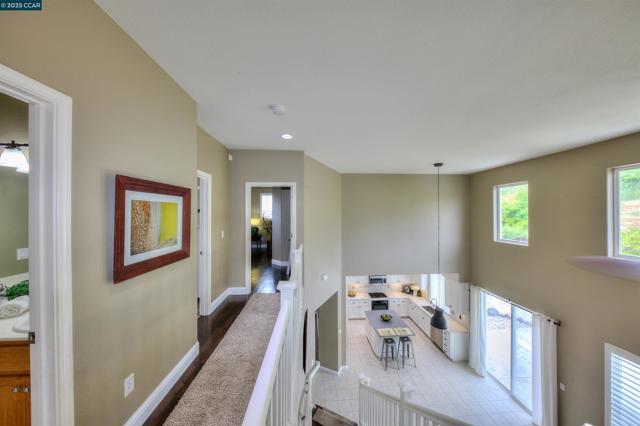 2927 Carlingford Ln, Vallejo CA: https://media.crmls.org/mediaz/01fb2b88-ea99-4e5e-b131-8e9441e593e2.jpg
