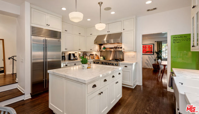 3145 La Suvida Drive, Los Angeles CA: https://media.crmls.org/mediaz/01fc1ca1-43e2-4240-a57f-353743e163ff.jpg