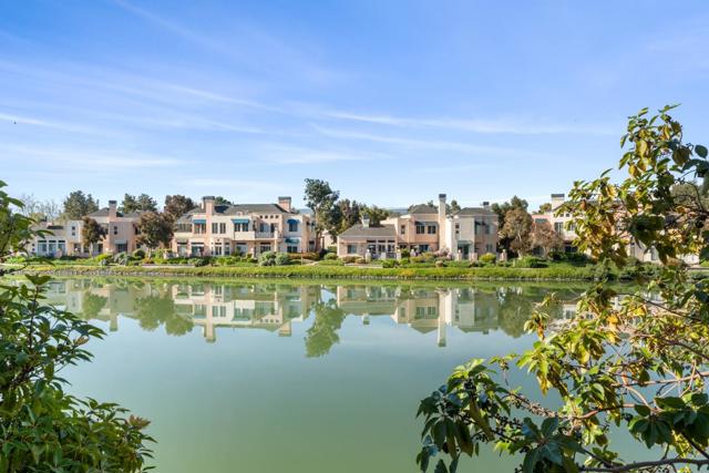 600 Baltic Circle, Redwood City CA: https://media.crmls.org/mediaz/01fc8bb5-5454-40ef-9c98-5ce78f8af153.jpg