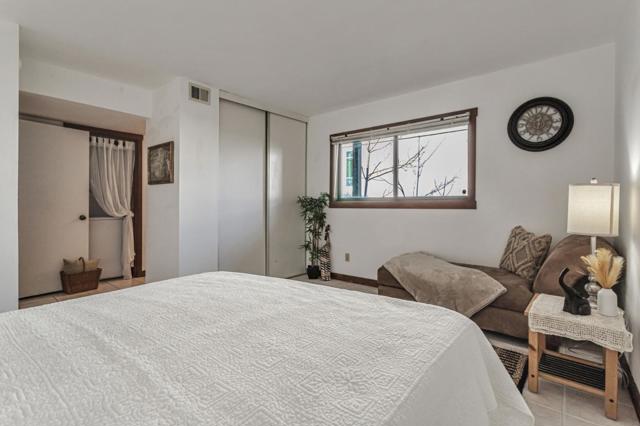 323 Broadway, Santa Cruz CA: https://media.crmls.org/mediaz/01fcaa2e-d0ed-432e-af99-cd9631830d2e.jpg