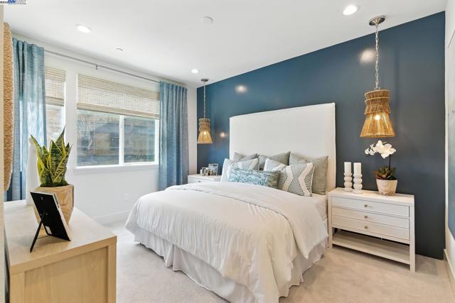 1937 Grand Street, Alameda CA: https://media.crmls.org/mediaz/01fd1b7f-962d-46ac-974f-91e43a0350d6.jpg