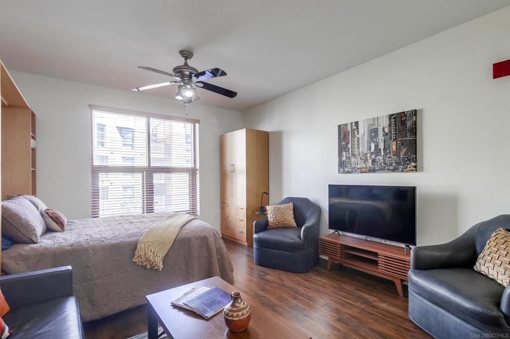 1150 J - photo 5