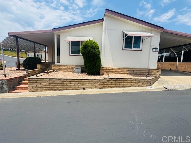 909 Richland, San Marcos CA: https://media.crmls.org/mediaz/01fd8170-0072-434d-8b2c-a6e85a954816.jpg