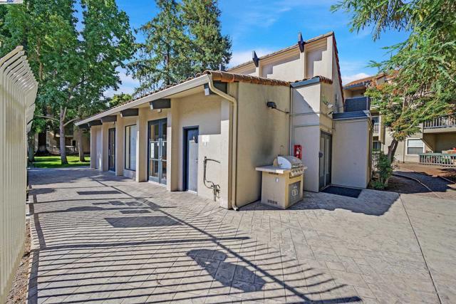 1087 Murrieta Blvd, Livermore CA: https://media.crmls.org/mediaz/01fe5923-a2e5-42da-accd-b934eb6674bf.jpg