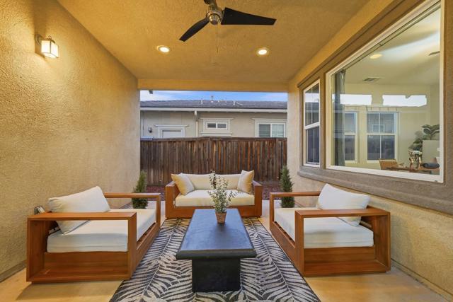 2923 Oro Blanco Cir, Escondido CA: https://media.crmls.org/mediaz/01fe6970-730b-4a18-8258-aeae10aa3e0e.jpg