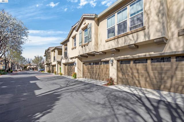 86 S Cortadillo St, Mountain House CA: https://media.crmls.org/mediaz/020001fc-1469-4cbe-bc76-e023ba020328.jpg