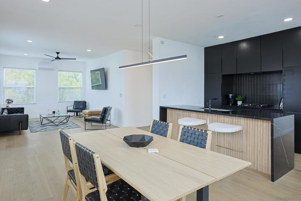 MLS #250030466SD img 4