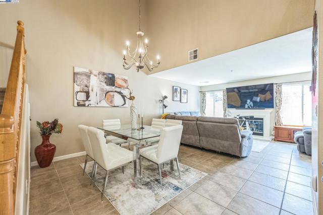 1789 Corte Sueno, Livermore CA: https://media.crmls.org/mediaz/0200a455-37ad-4663-9370-80be927fba7b.jpg