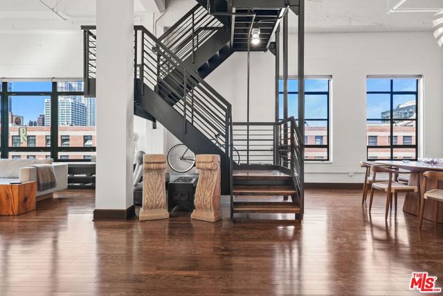849 S Broadway, Los Angeles CA: https://media.crmls.org/mediaz/02011b49-2edd-43ed-9b80-75b5ea209970.jpg