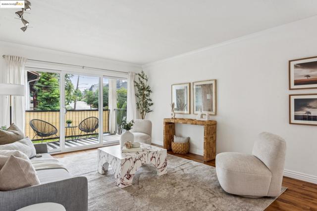 85 Vernon St, Oakland CA: https://media.crmls.org/mediaz/020163c9-572c-4496-892b-2030198c493a.jpg