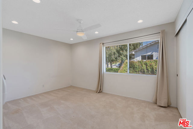 1943 Stonesgate Street, Westlake Village CA: https://media.crmls.org/mediaz/02019426-9080-4700-b871-ecb398627fdb.jpg