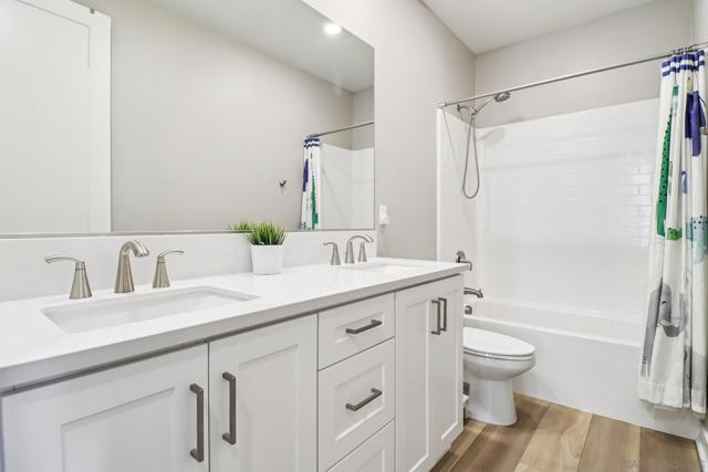 6698 Spartina Ct, Carlsbad CA: https://media.crmls.org/mediaz/0201d89a-4acf-411e-9738-28140ed81bcc.jpg