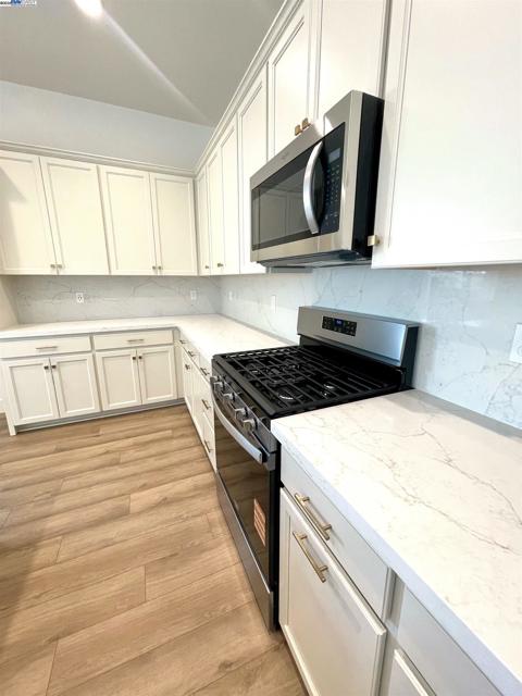 2161 Gentle Rain Drive, Roseville CA: https://media.crmls.org/mediaz/0202fd80-f841-4743-aaa0-b31530cc3cbf.jpg