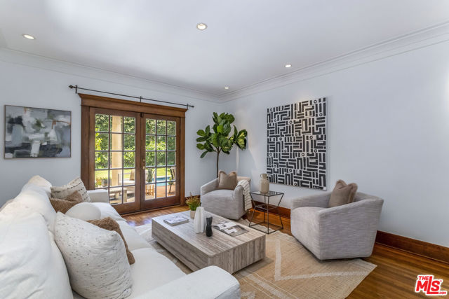 1622 N Orange Grove Avenue, Los Angeles CA: https://media.crmls.org/mediaz/02033a4a-8205-4714-901e-712a320dd0df.jpg