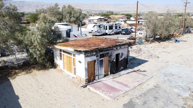 16830 Via Corto, Desert Hot Springs CA: https://media.crmls.org/mediaz/02037607-e012-484d-99ec-c087215c44b5.jpg