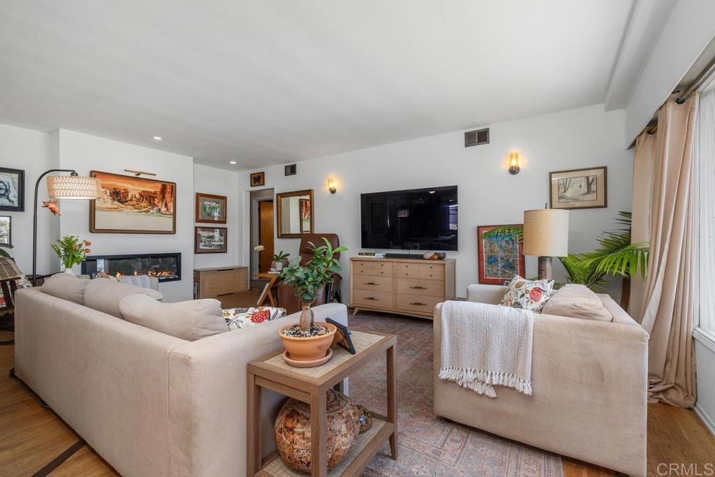1718 Law Street - photo 8
