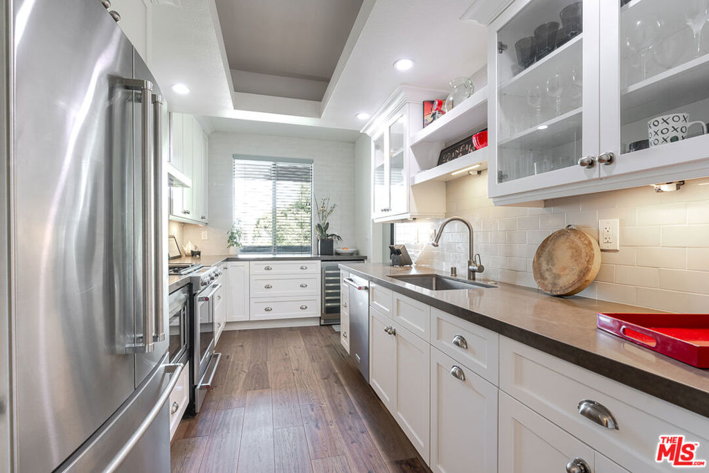 11322 Camarillo Street #201