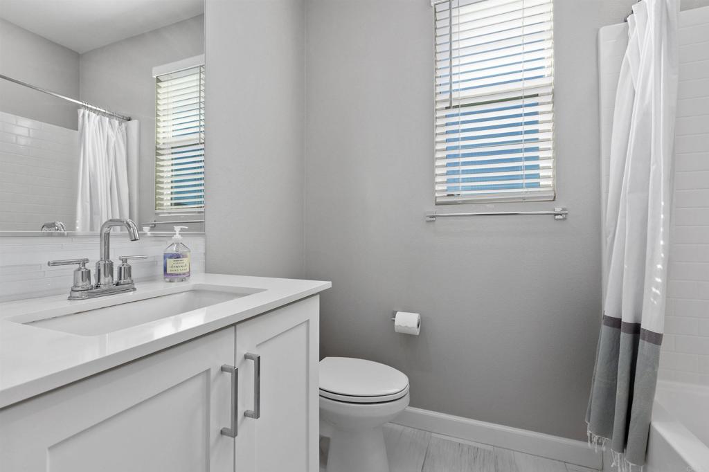 https://media.crmls.org/mediaz/020481f7-90ad-467f-8b04-e6d581d1c5f6.jpg?preset=X-Large