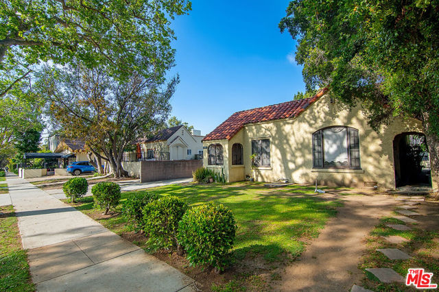 1015 North MARTEL Avenue photo 4