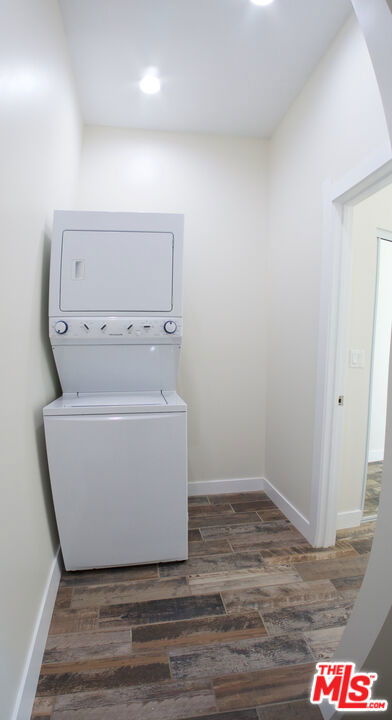 1207 W 37th Place, Los Angeles CA: https://media.crmls.org/mediaz/0205991d-c309-42c3-a769-7e795b386fc8.jpg