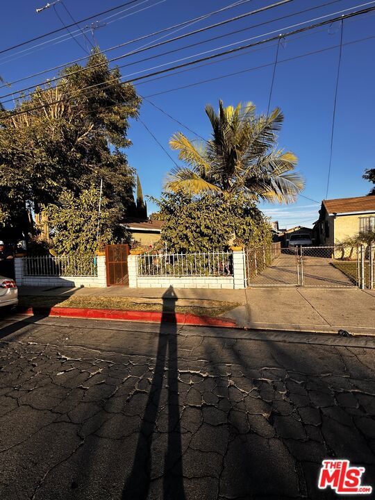 13004 Mona Boulevard, Compton, California 90222, 3 Bedrooms Bedrooms, ,1 BathroomBathrooms,Single Family Residence,For Sale,Mona,24464623