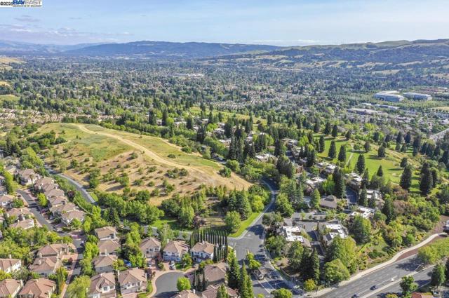 2030 Canyon Woods Drive, San Ramon CA: https://media.crmls.org/mediaz/020636ad-c430-41da-bc7d-01e6b75573e7.jpg