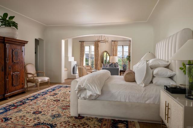 17484 El Vuelo, Rancho Santa Fe CA: https://media.crmls.org/mediaz/0206bf1e-f230-41ca-868e-e0a01aa6e871.jpg