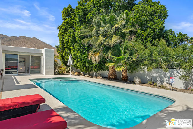 770 N Girasol Court, Palm Springs CA: https://media.crmls.org/mediaz/02076130-f6ab-4550-9509-f7df29905cf2.jpg
