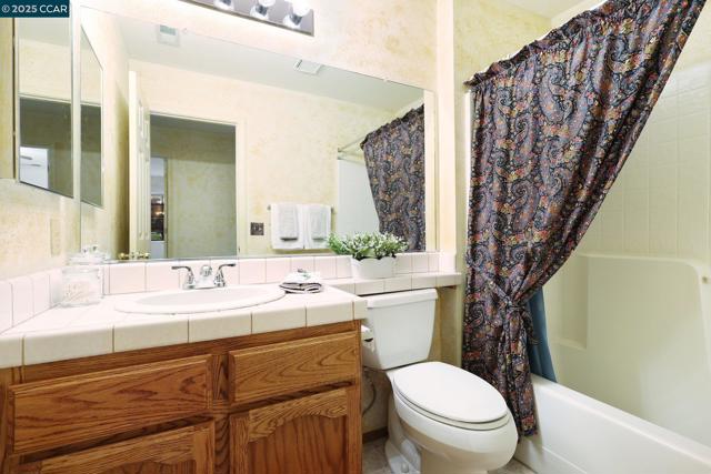 Image 13 of 32 For 2124 Hacienda St
