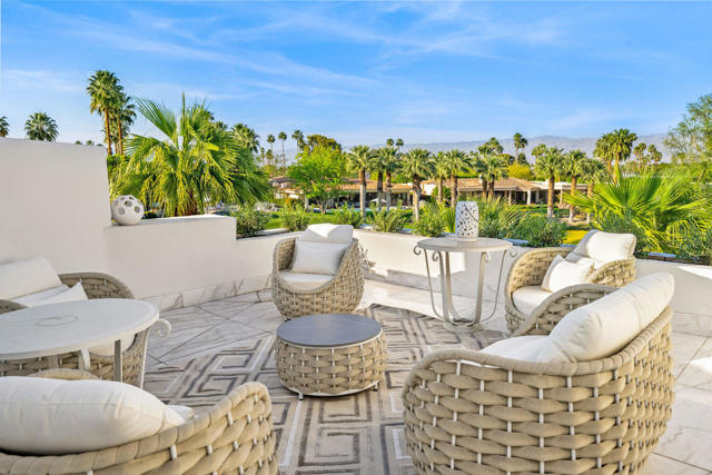 Image 10 of 12 For 74300 Quail Lakes Drive