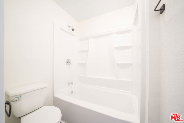 10376 Wilmington Avenue, Los Angeles CA: https://media.crmls.org/mediaz/02095e52-503b-4165-95cf-106ec880726b.jpg