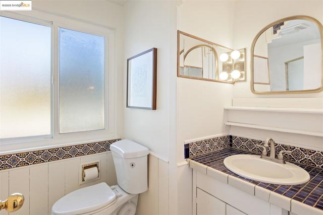 2871 Stephen Dr, Richmond CA: https://media.crmls.org/mediaz/020ae5d2-5c5f-48ff-8e84-25a832f87d07.jpg