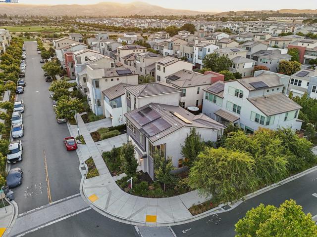 5789 Nugget Way, Dublin CA: https://media.crmls.org/mediaz/020b3b5e-534e-4493-bcf7-498a1f9732e8.jpg
