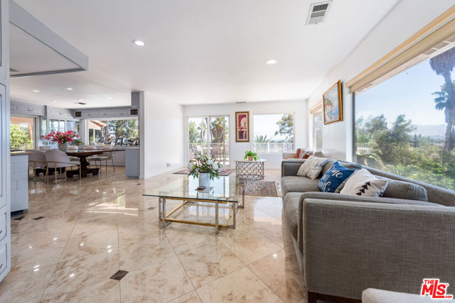 2357 Knob Hill Drive, Riverside CA: https://media.crmls.org/mediaz/020c4bb0-7c1f-4a1e-94b9-a8c51ec160bb.jpg