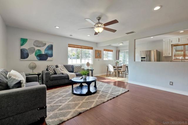 9158 Heatherdale St, Santee CA: https://media.crmls.org/mediaz/020c67a0-f2e9-4f04-9166-1918f0c674fa.jpg