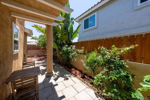 488 Park Way, Chula Vista CA: https://media.crmls.org/mediaz/020c8c9a-1efc-4656-8f0a-04799bf9919d.jpg