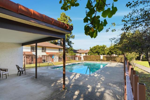 205 Del Valle Cir, El Sobrante CA: https://media.crmls.org/mediaz/020cb9ba-966b-4db3-aef7-a0b51ae5116e.jpg