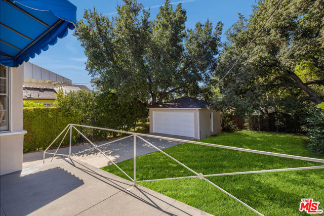 2426 New York Drive, Altadena CA: https://media.crmls.org/mediaz/020cc014-bfb7-47a3-a08c-af2553c41c7b.jpg