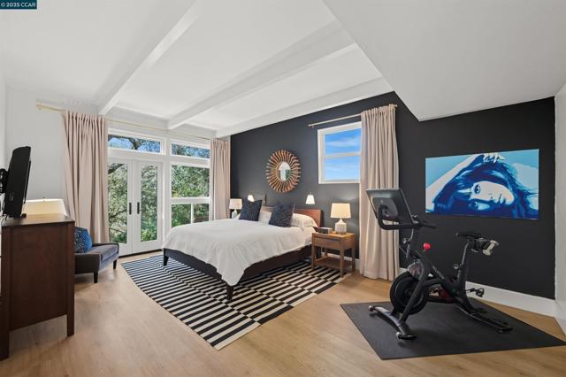 4161 Coralee Ln, Lafayette CA: https://media.crmls.org/mediaz/020cc245-d810-4efa-8695-86c0e040a055.jpg