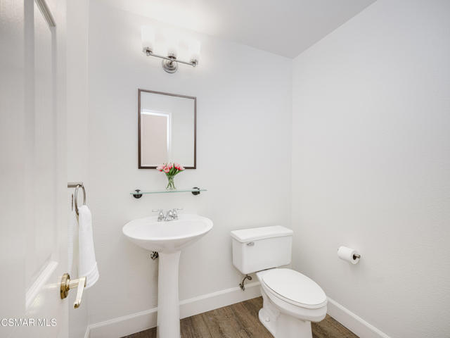 3185 Clarita Court, Thousand Oaks CA: https://media.crmls.org/mediaz/020e36ec-3d5c-4b11-a24d-89448a0aa7aa.jpg