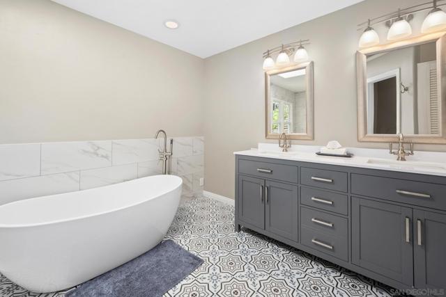 3733 La Cresta Dr, San Diego CA: https://media.crmls.org/mediaz/020e6164-de30-47dd-a646-32b145e5ea77.jpg