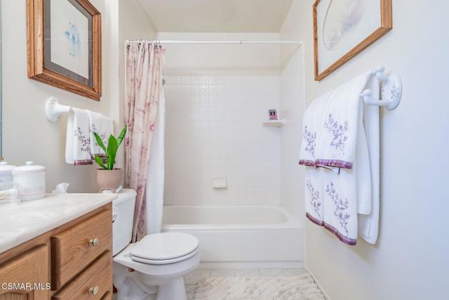 76 Robbins Court, Simi Valley CA: https://media.crmls.org/mediaz/020e6a70-e571-42e6-a8d7-6a52ad84e0b2.jpg