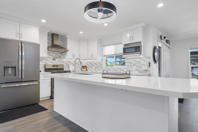 39780 Black Mesa Lane, Palm Desert CA: https://media.crmls.org/mediaz/020f5d72-775a-4966-aed0-57abdf2ddd7d.jpg