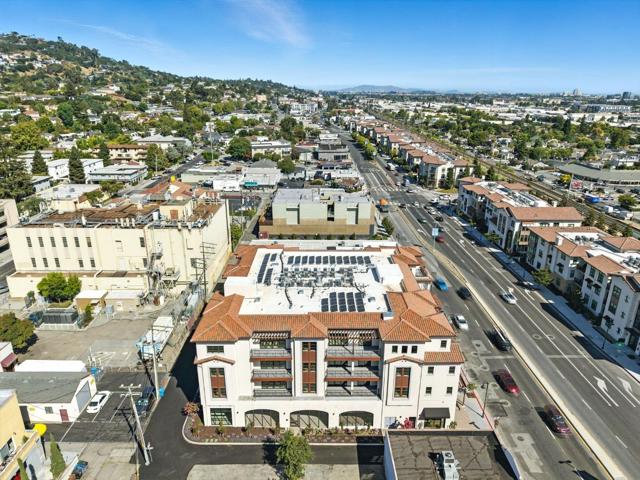 560 El Camino Real, San Carlos CA: https://media.crmls.org/mediaz/020f8b5c-6458-4d45-8403-59ea9a6c022b.jpg