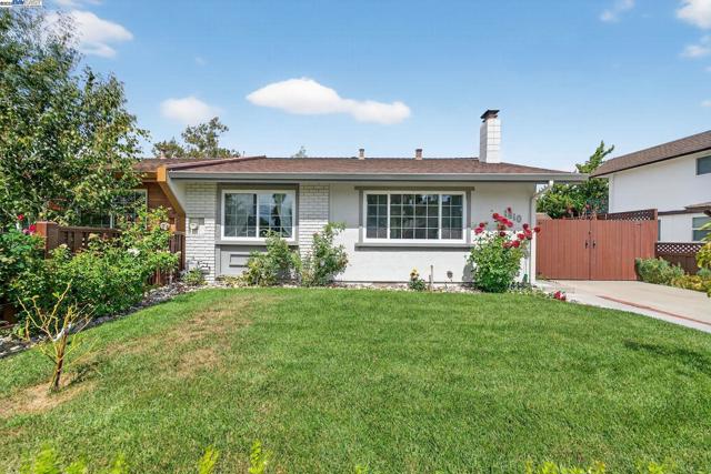 1810 Peary Way, Livermore CA: https://media.crmls.org/mediaz/020fd6ed-3dca-43b1-8368-9a6f9e0fff0c.jpg