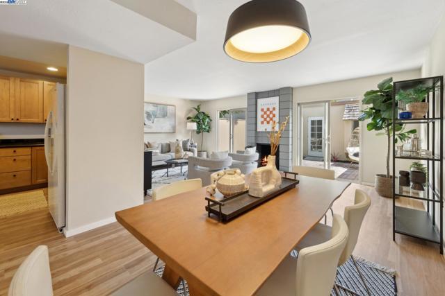 3032 CERRO VISTA, Alameda CA: https://media.crmls.org/mediaz/02100200-4584-4806-8b6e-da2cb47e24a6.jpg