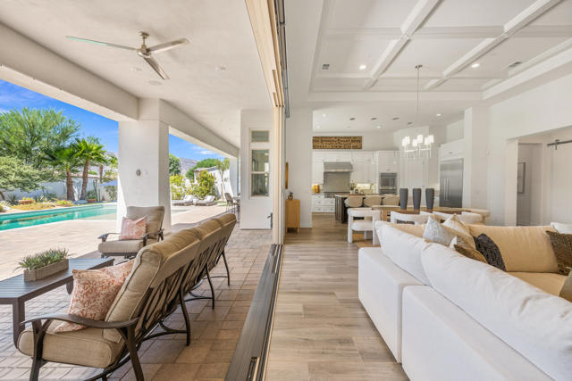 81350 Merv Griffin Way, La Quinta CA: https://media.crmls.org/mediaz/02101438-9d10-4431-af52-e150a87f8e86.jpg