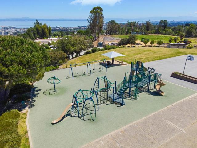 1548 Los Montes Drive, Burlingame CA: https://media.crmls.org/mediaz/02105500-2537-4a9e-aeac-e65106ddd56c.jpg