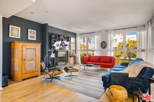 1933 Selby Avenue, Los Angeles CA: https://media.crmls.org/mediaz/0210d091-5834-4fd9-b8d9-ca803debd932.jpg