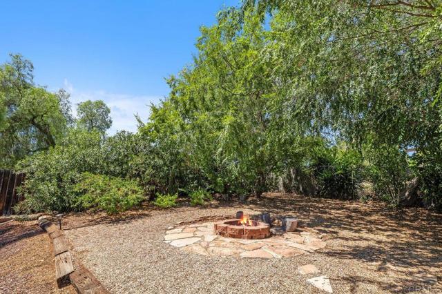10720 Eureka Rd, Spring Valley CA: https://media.crmls.org/mediaz/0212ff8c-f74e-4207-b566-965a95e42b5f.jpg